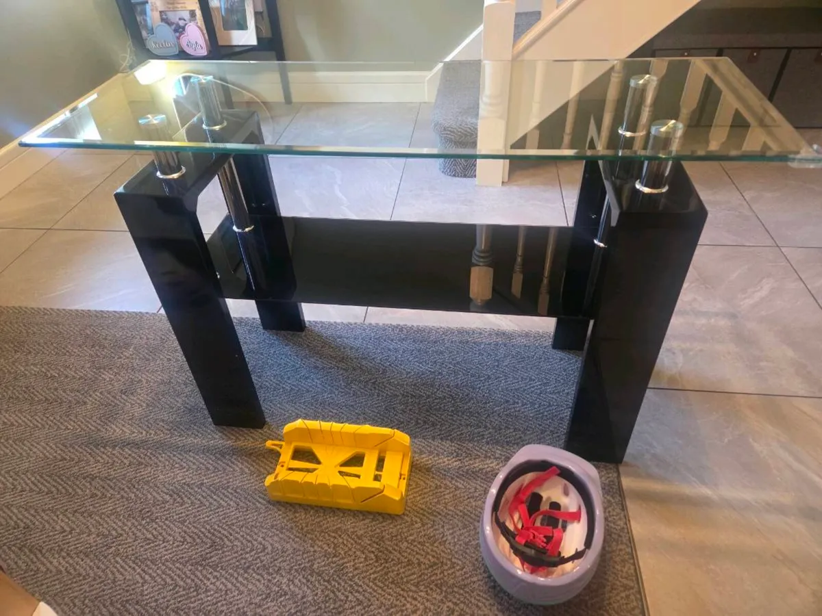Console Table - Image 1