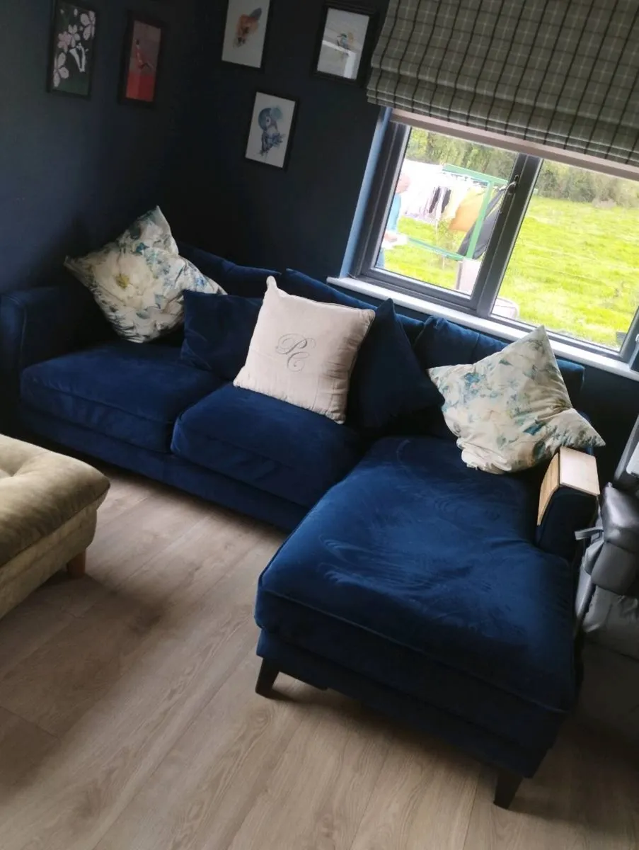 Couch 3 seater with chaise - Image 2