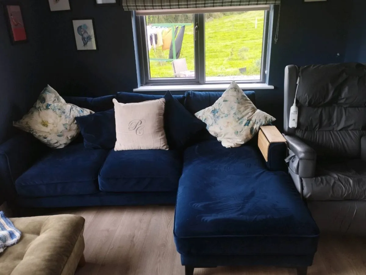 Couch 3 seater with chaise - Image 1