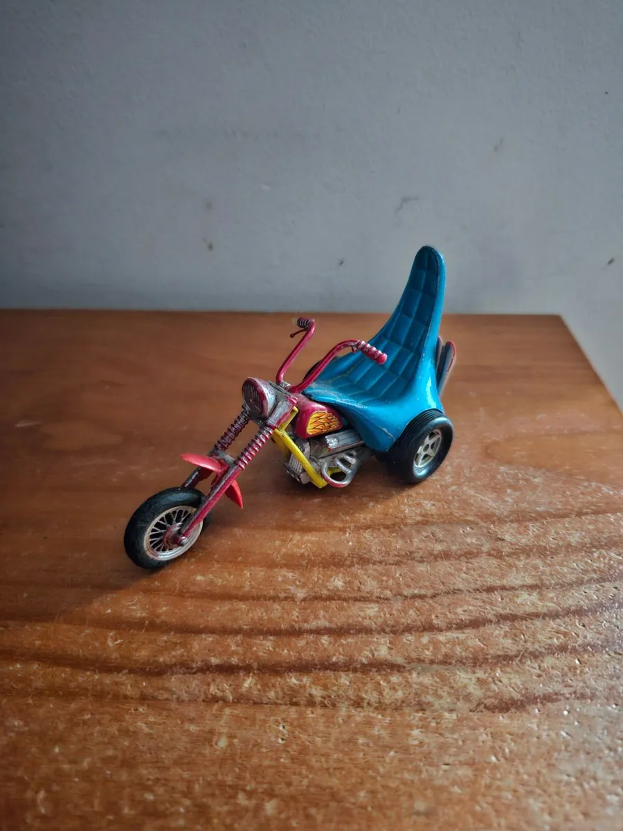 Matchbox Superkings Chopper - Image 1