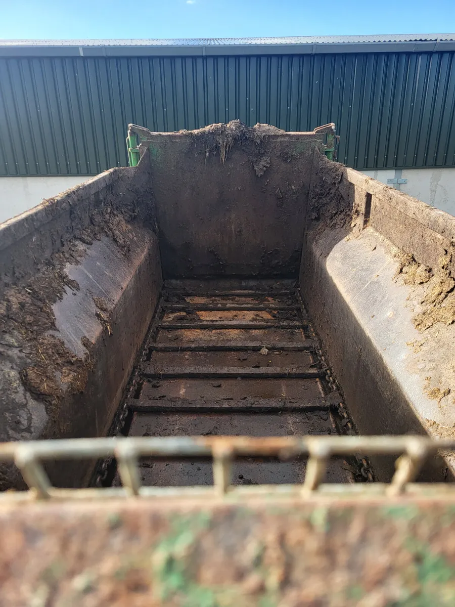 Bunning Rear Discharge Spreader - Image 4