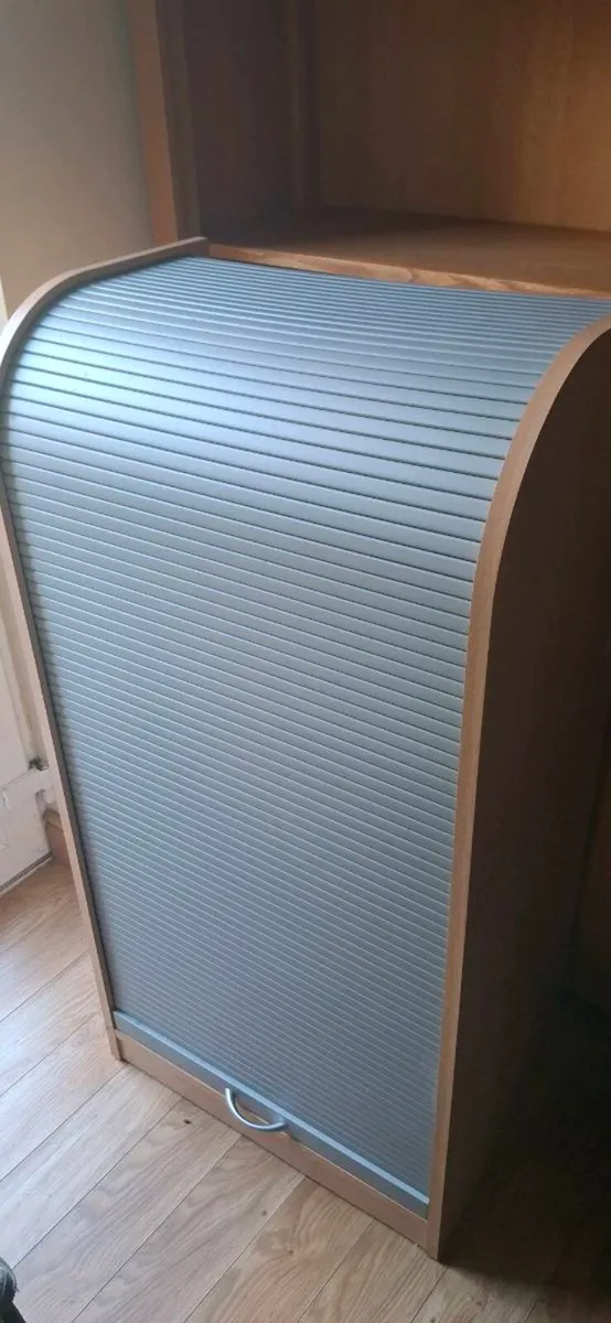 Shelves roll top - Image 3