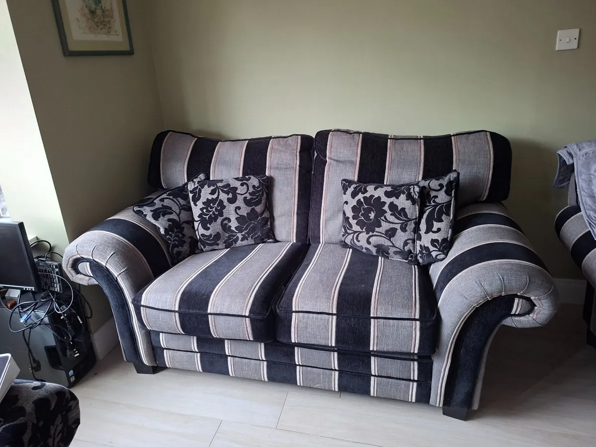 Couches and arm chair - Image 1