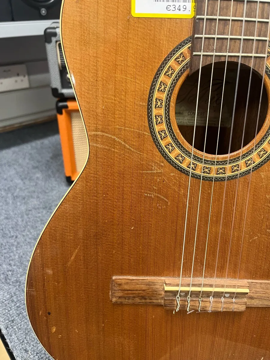 La Patrie Concert Classical Guitar - Image 2
