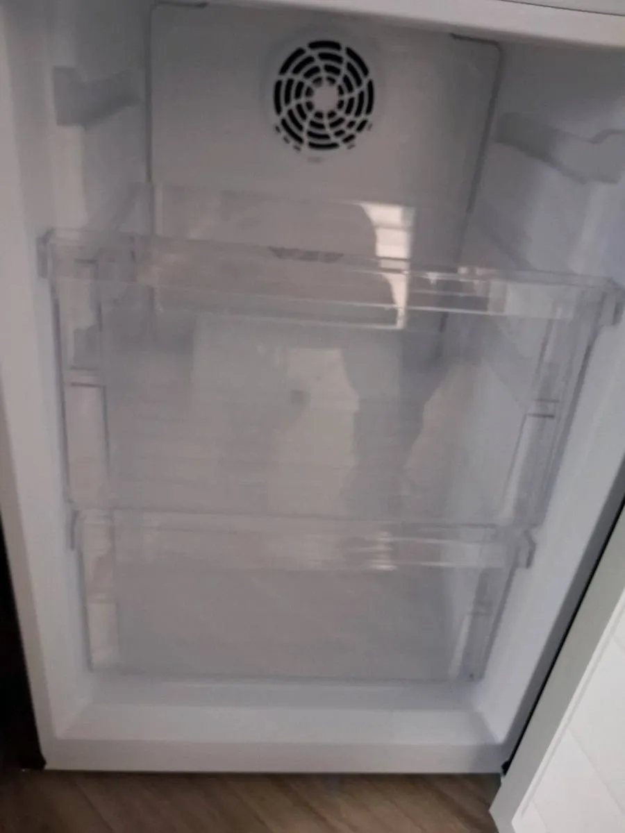 Logik Fridge freezer - Image 2