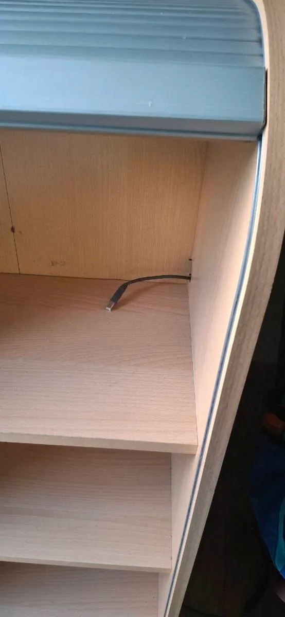 Shelves roll top - Image 4