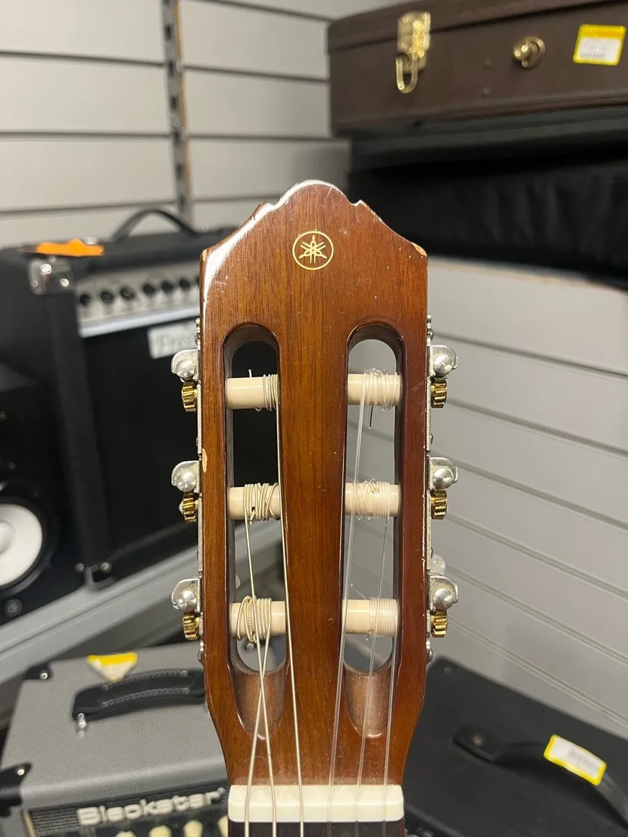 Yamaha CS40 Classical Guitar - Image 3