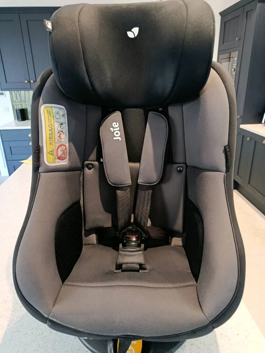 Car seat - Image 1