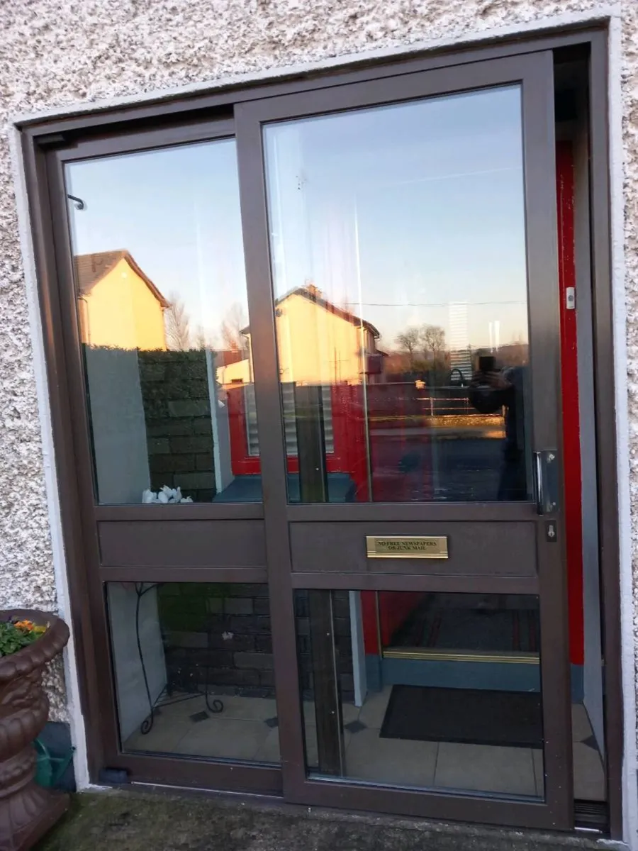 Aluminium sliding patio door Brown - Image 1