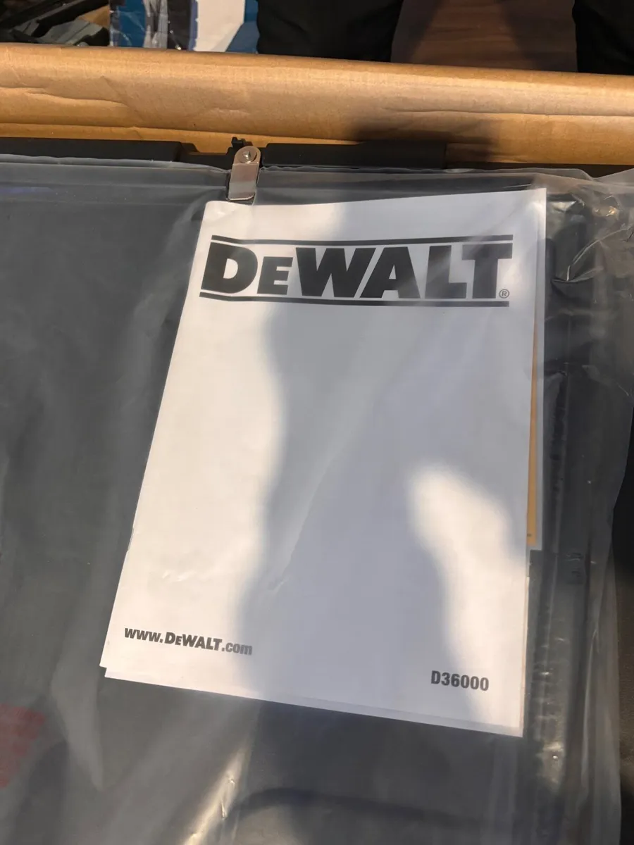 DeWalt D36000 Wet Tile Saw & - Image 4