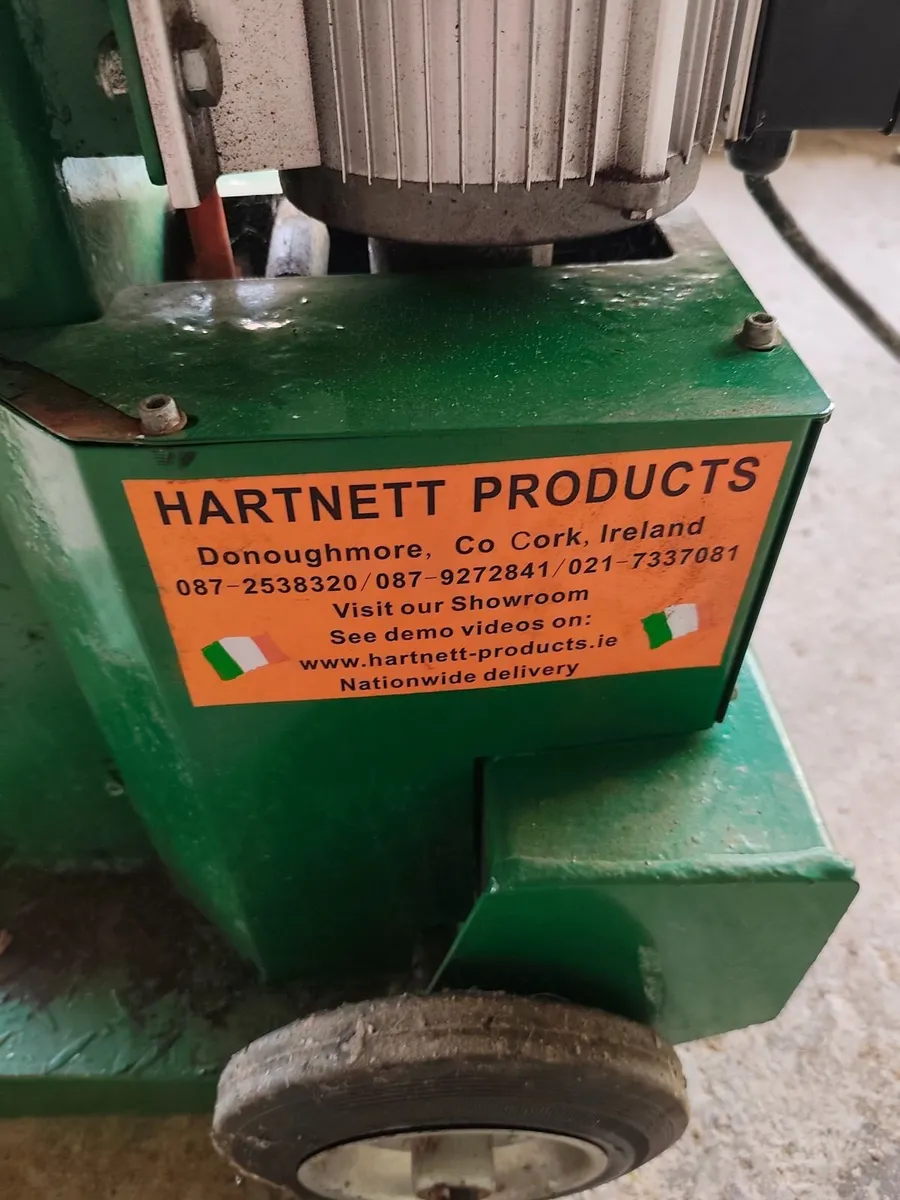 9 ton Hartnett log splitter - Image 3