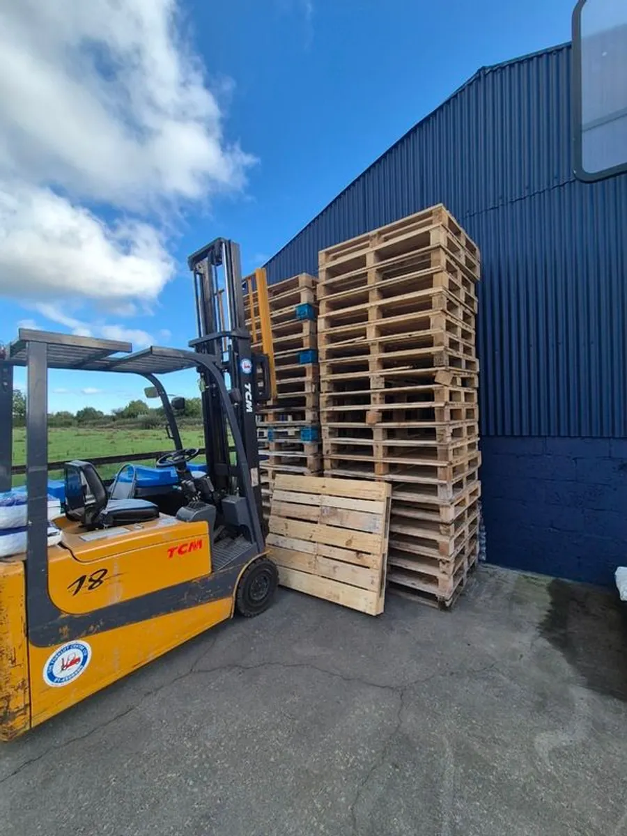 Wooden shipping pallets - various available - Image 2