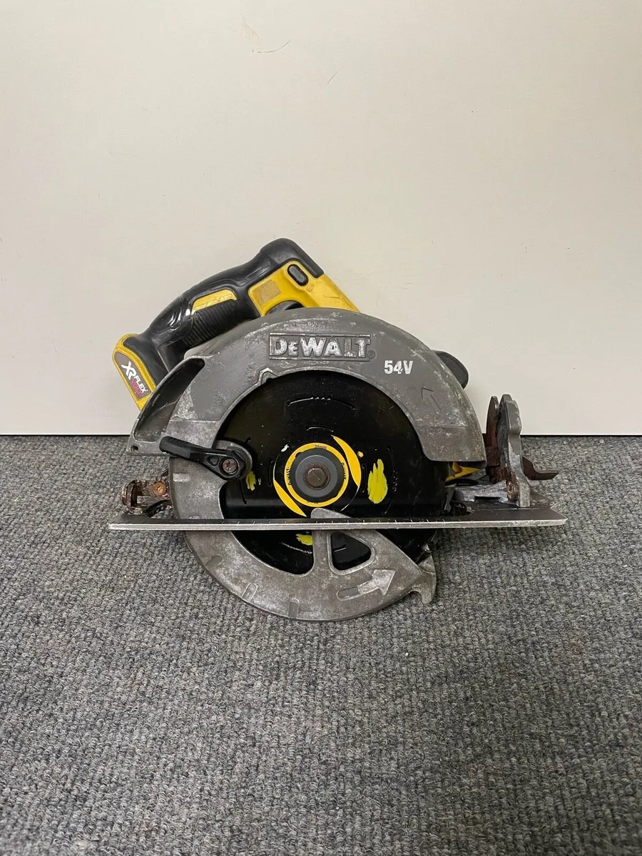 De Walt Circular Saw - Baretool - 54volt - DCS575 - Image 1