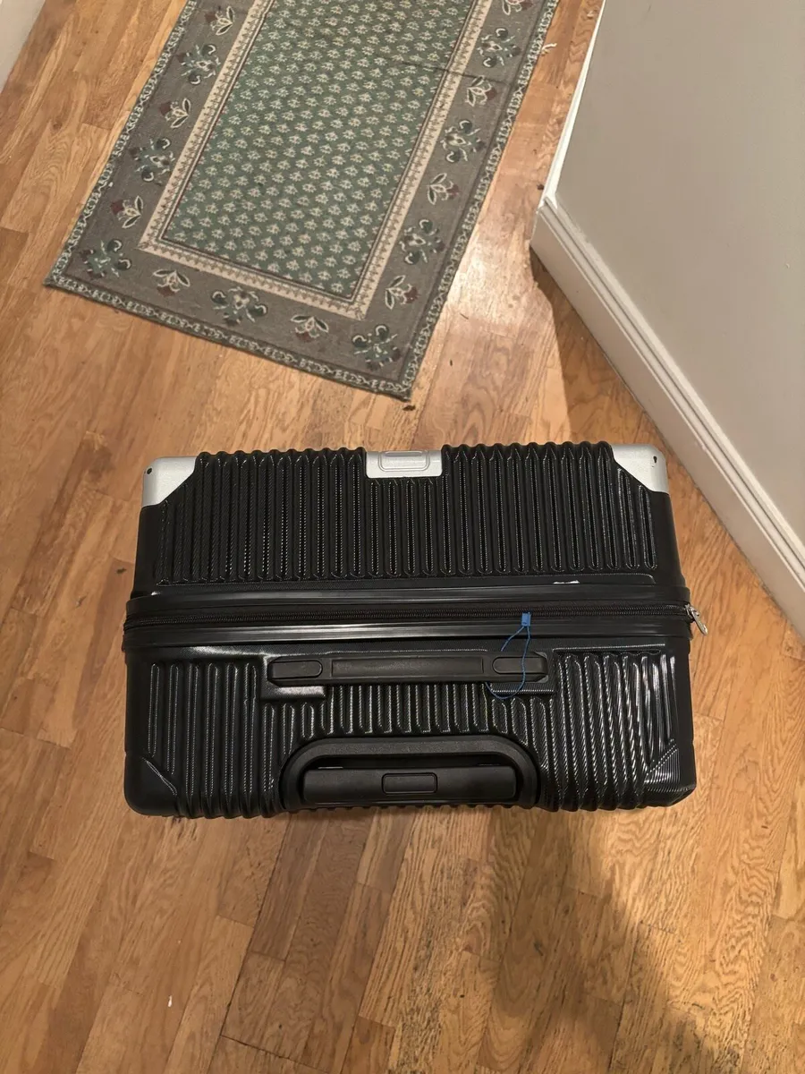Large black suitcase - Image 2
