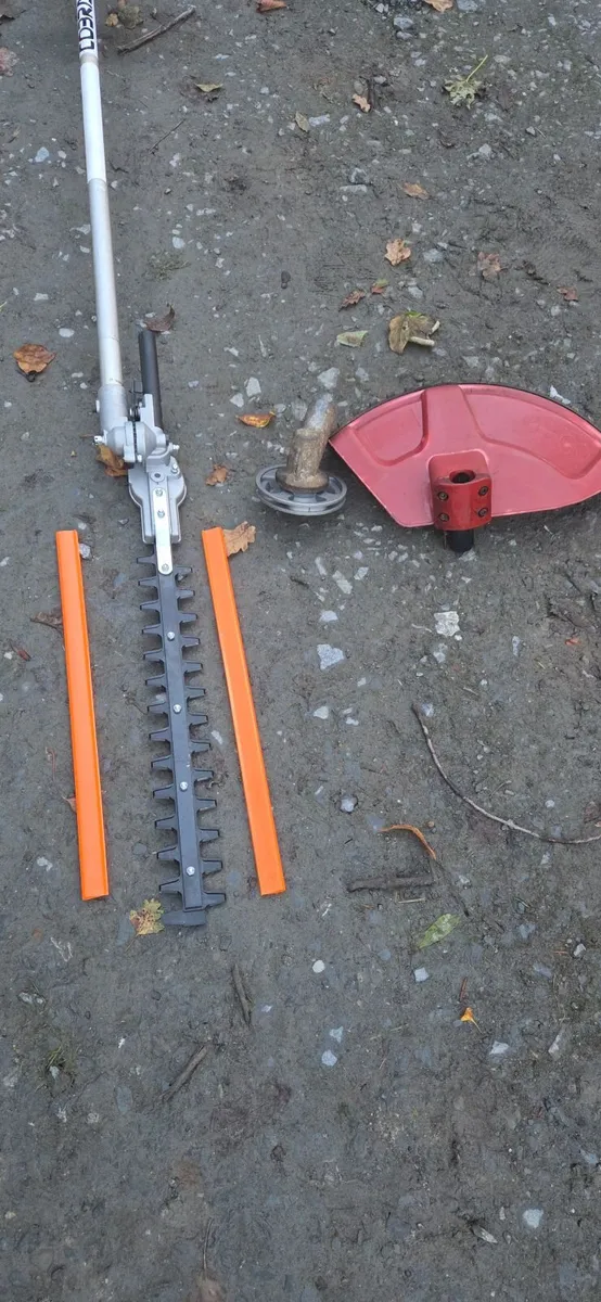 Cobra hedge trimmer & strimmer - Image 3
