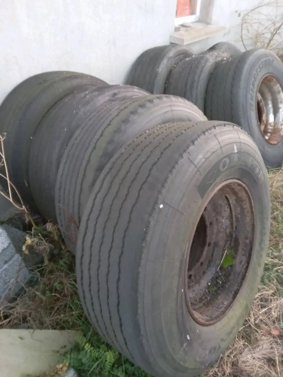 Dump trailer wheels - Image 1