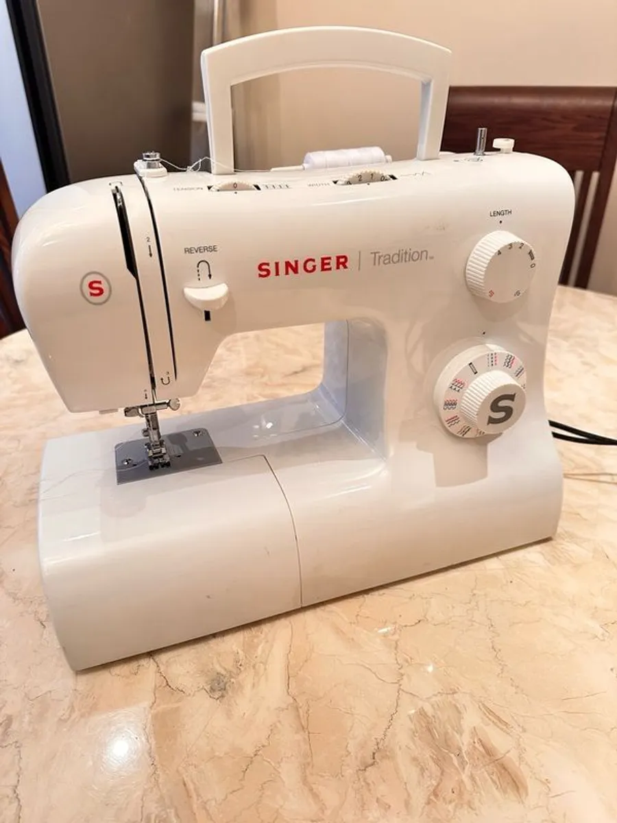 Singer Sewing Machine - Image 1