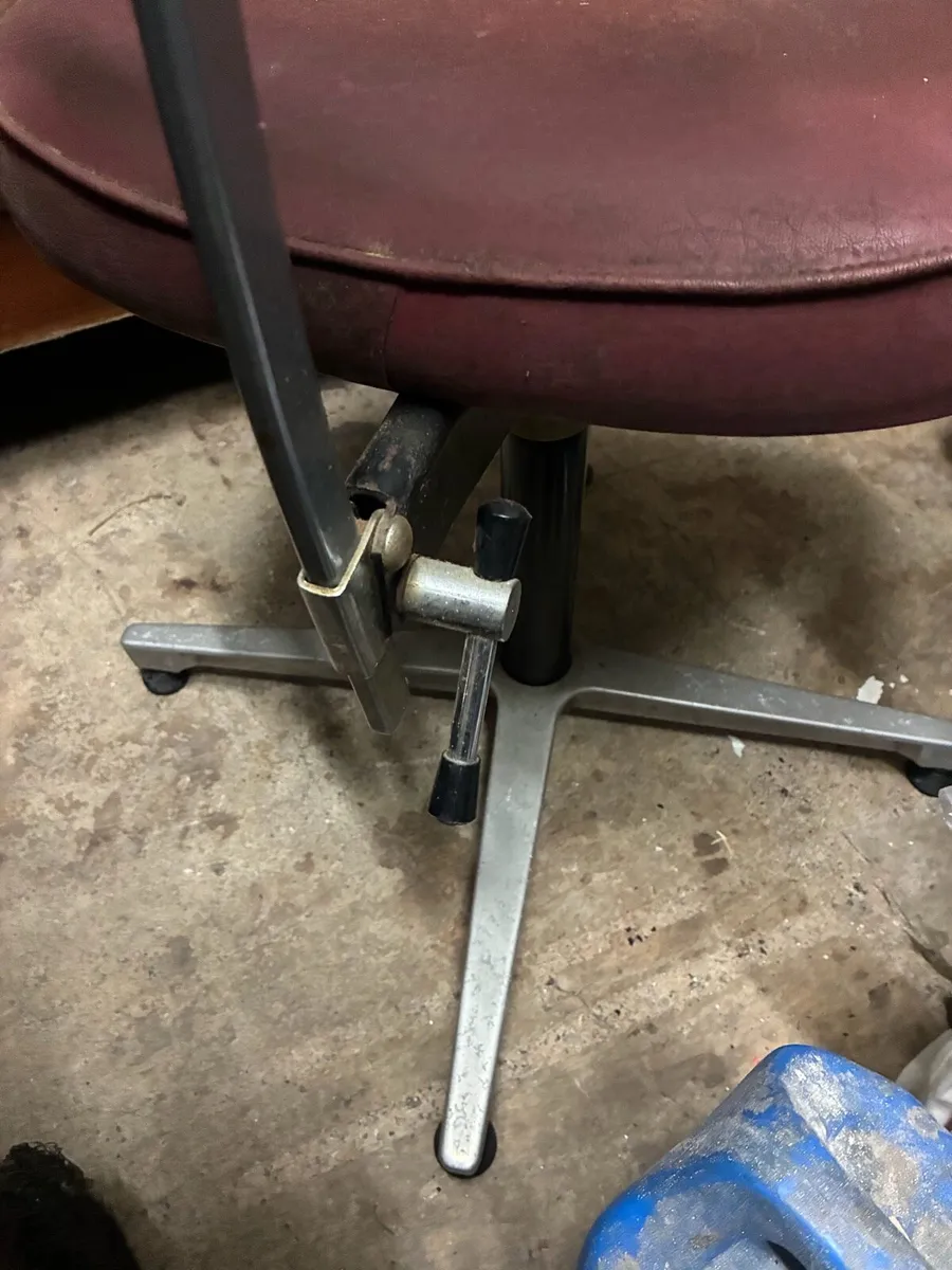 Vintage chair - Image 2