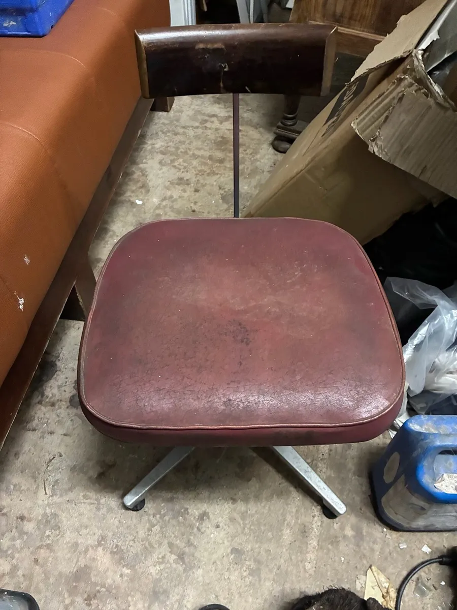 Vintage chair - Image 1