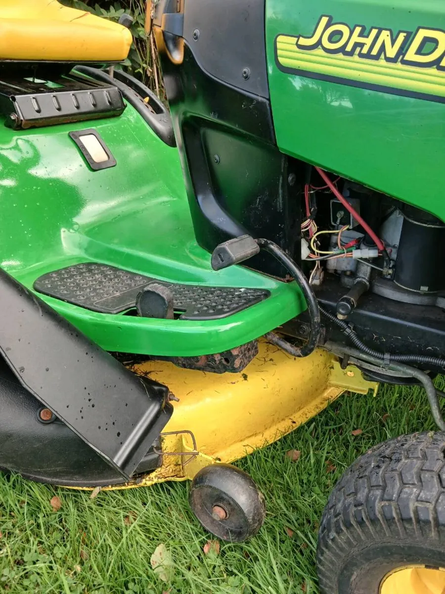 John Deere Lawnmower - Image 4
