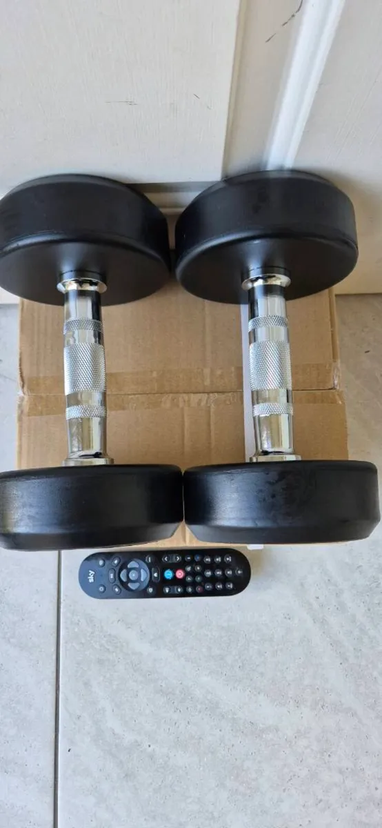 2xbrand new sets of dumbbells 2x10kg, 2x7.5kg - Image 3