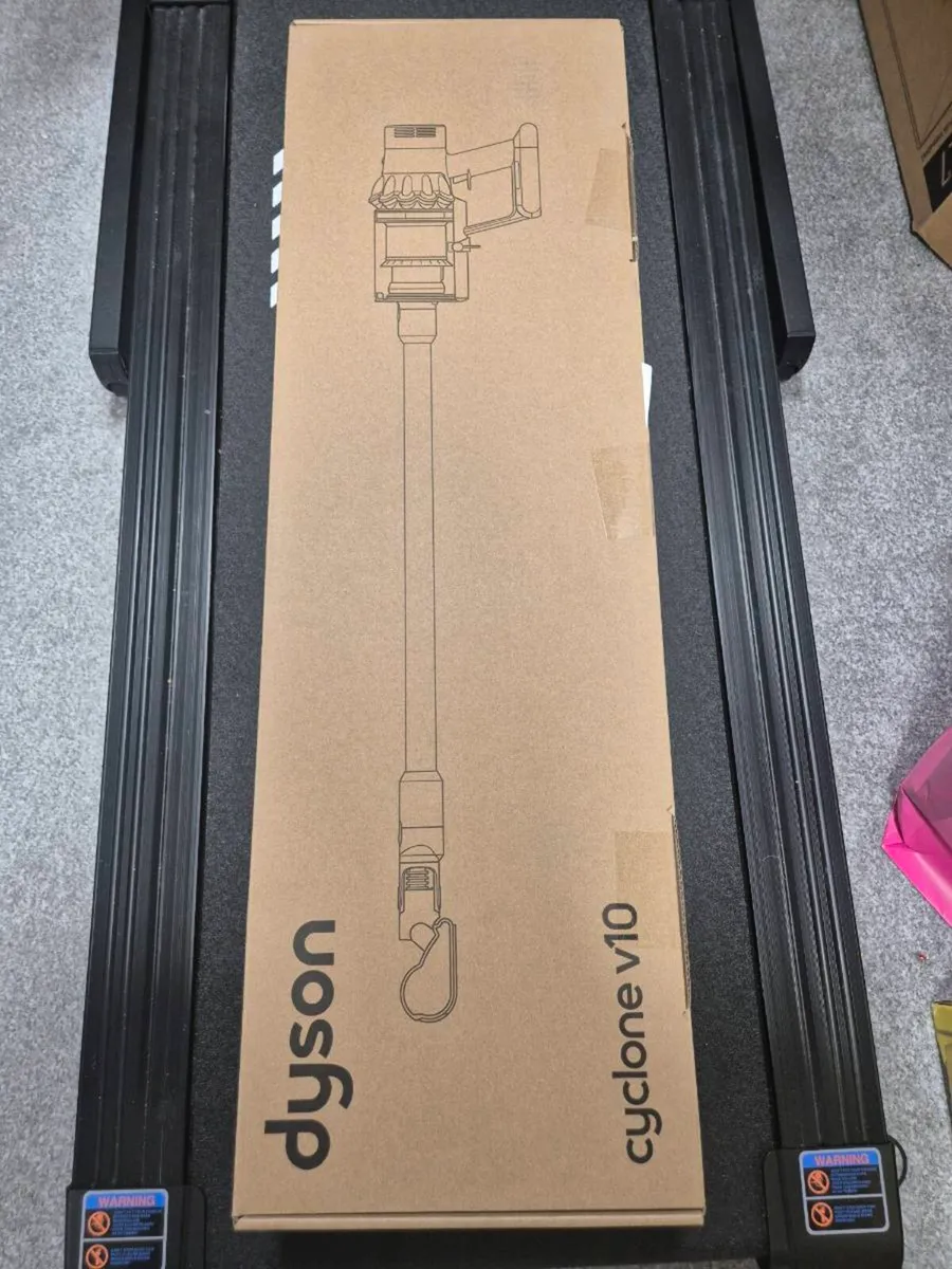 Dyson Cyclone V10 Absolute - Image 3