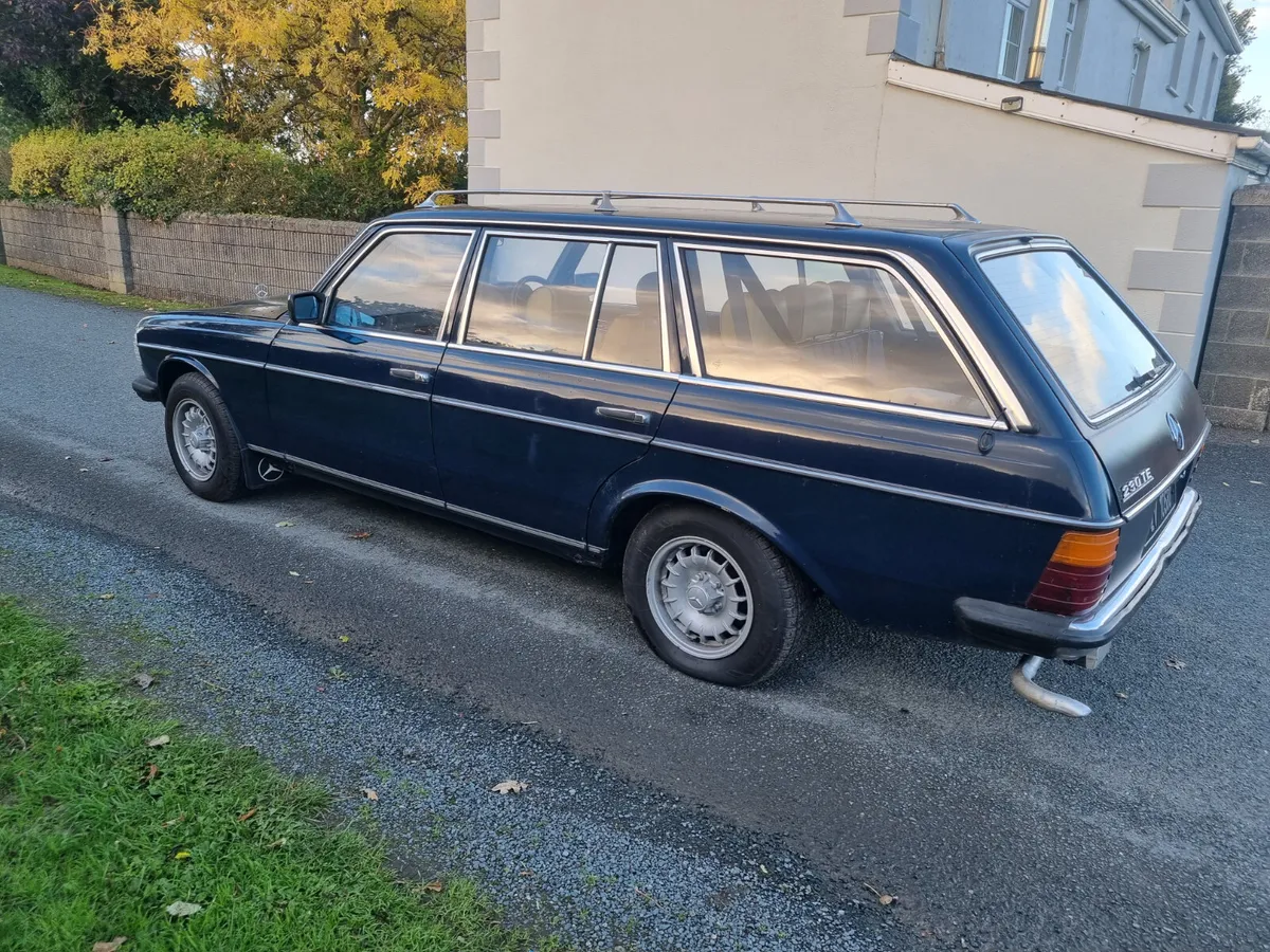 MERCEDES W123 TE 230 MANUAL 7 seater - Image 3
