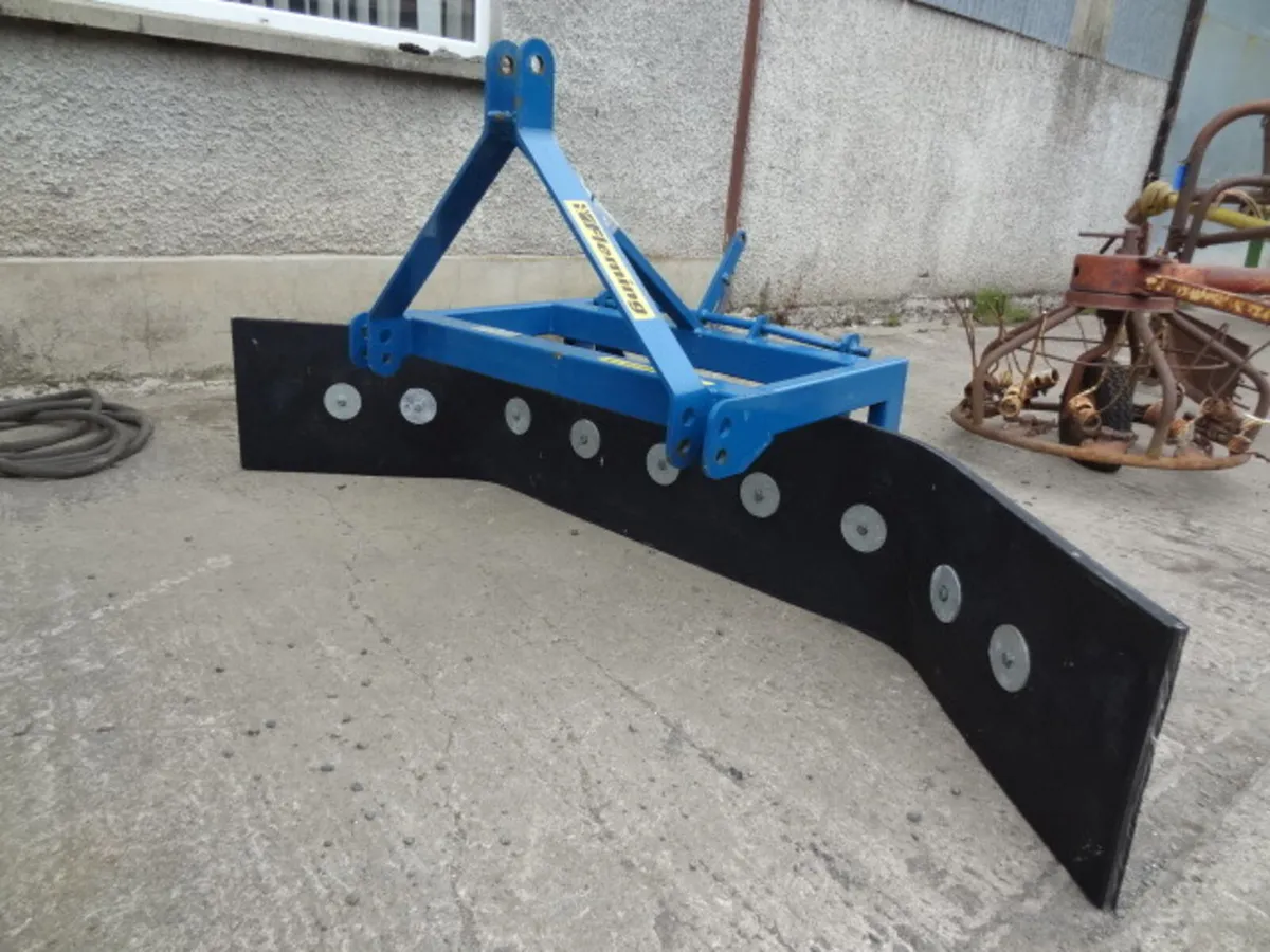 Fleming 7ft Reversible Yard Scraper - Image 2