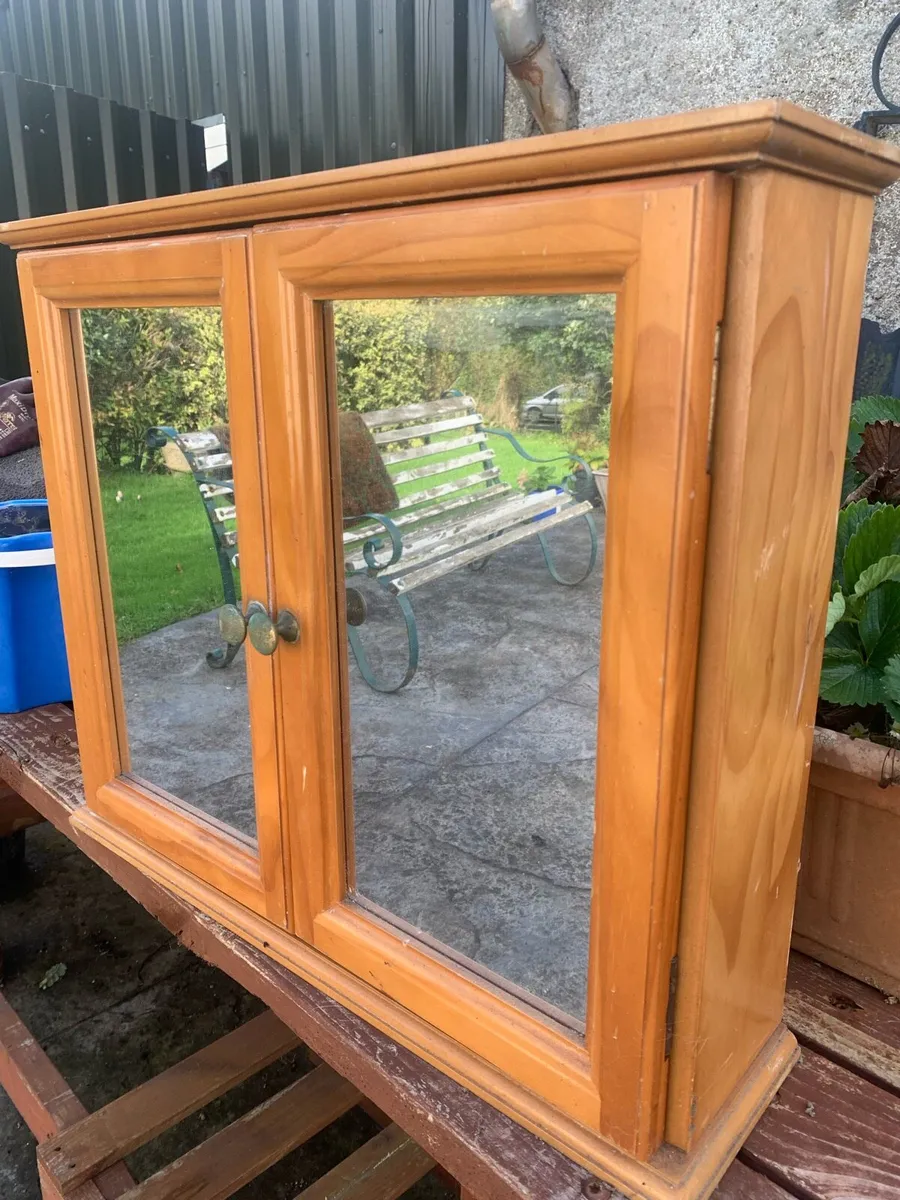Bathroom cabinet - Image 1