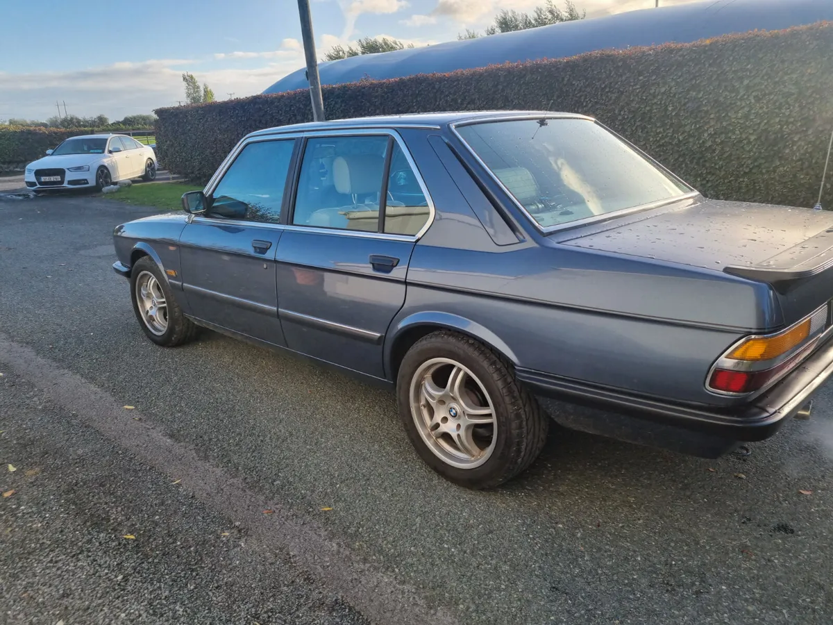 BMW 5-Series 1985 - Image 3