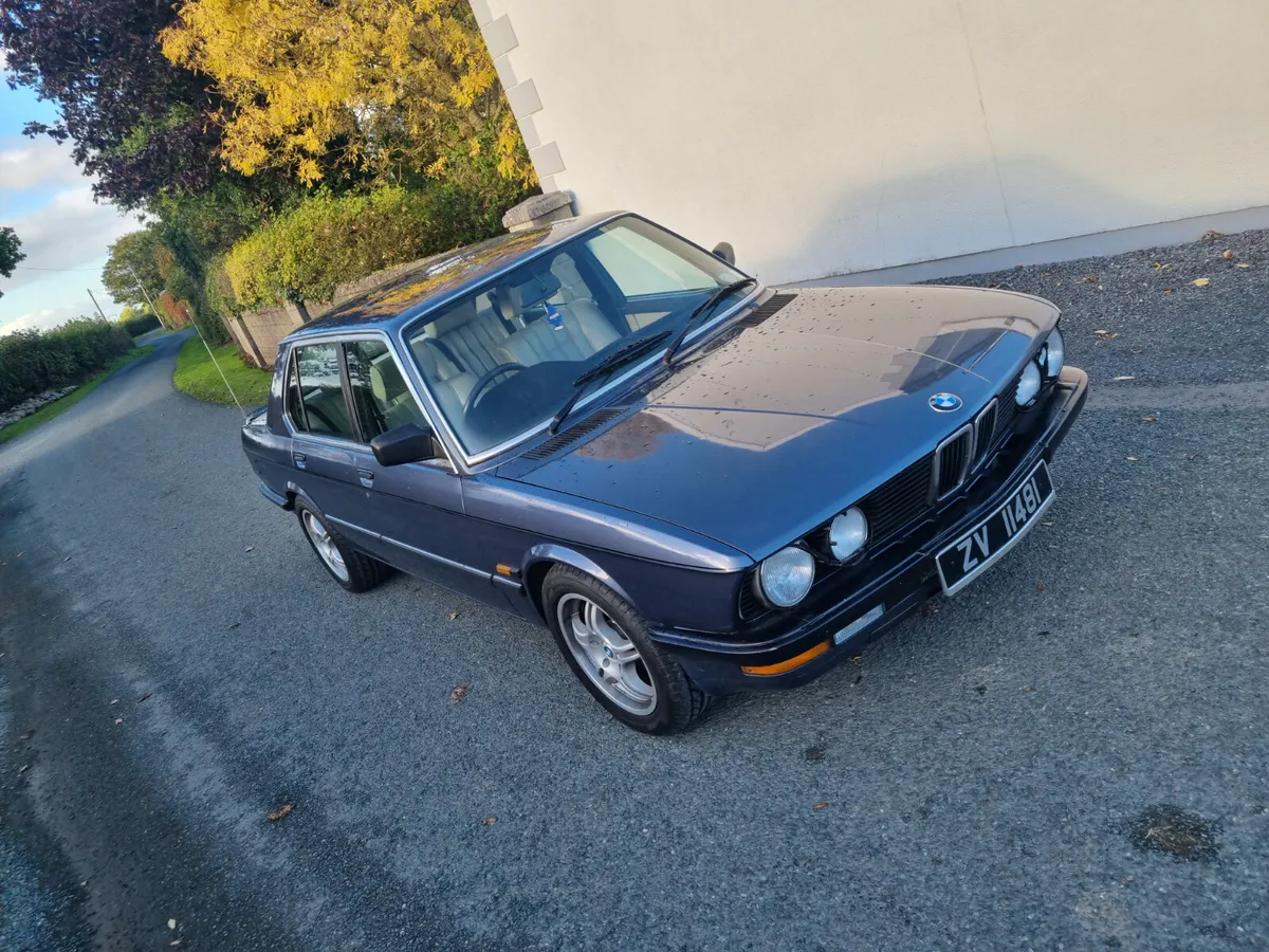 BMW 5-Series 1985 - Image 4