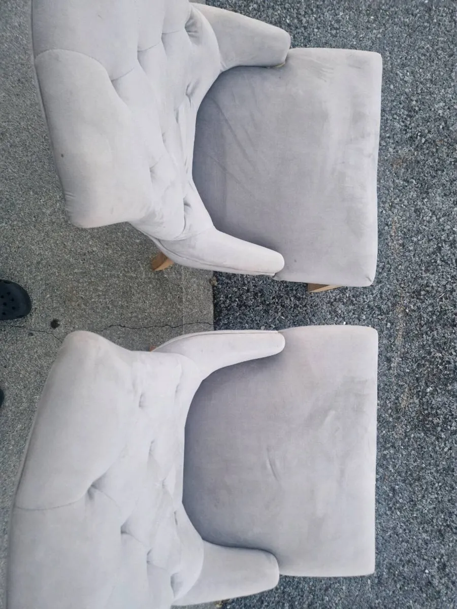 2 luxury chairs - Image 2