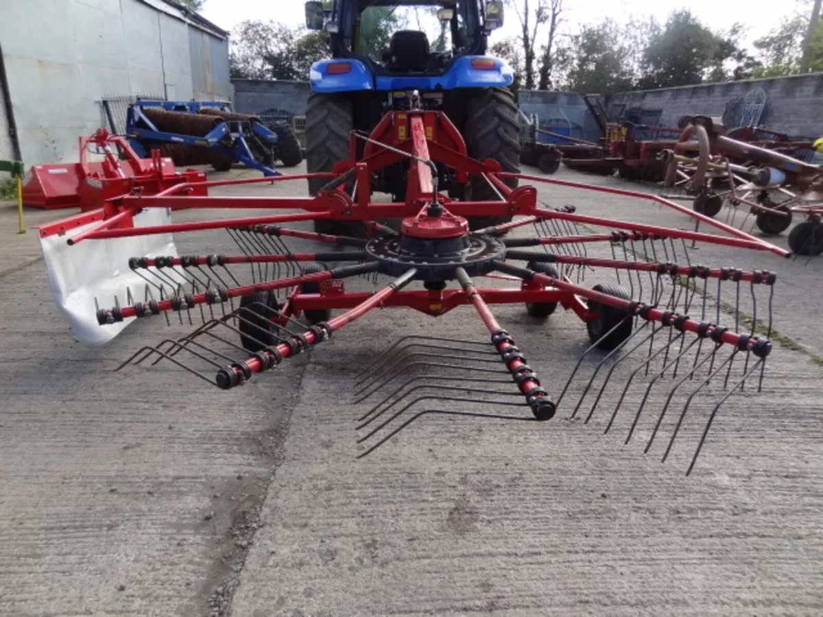 Lely Hibiscus 455 Single Rotor Rake - Image 4