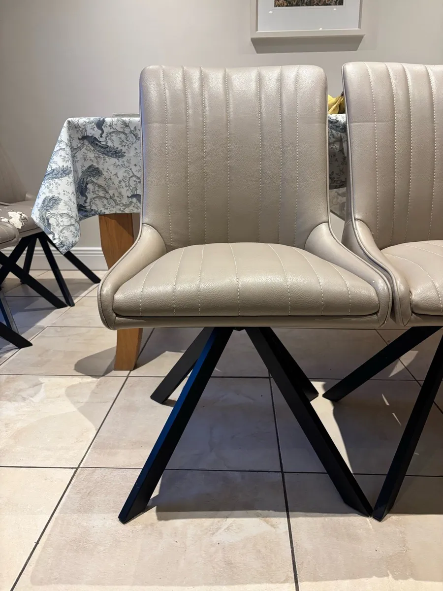 Kitchen chairs - Image 3
