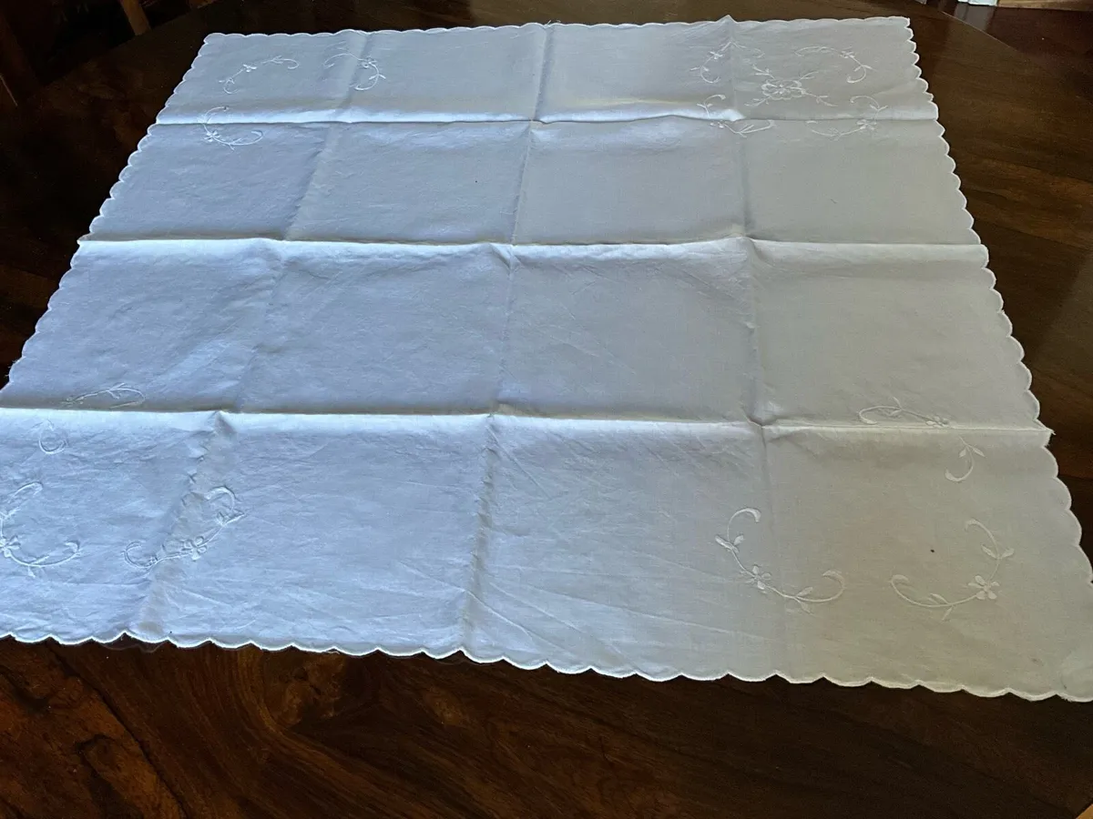 Beautiful White Linen Table Cloth - Image 4