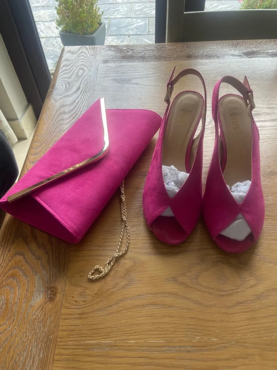 Bag and shoes - Image 1