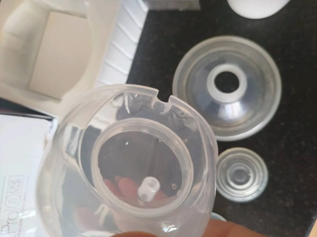 Momcozy S12 Single Wearable Breast Pump - Image 4