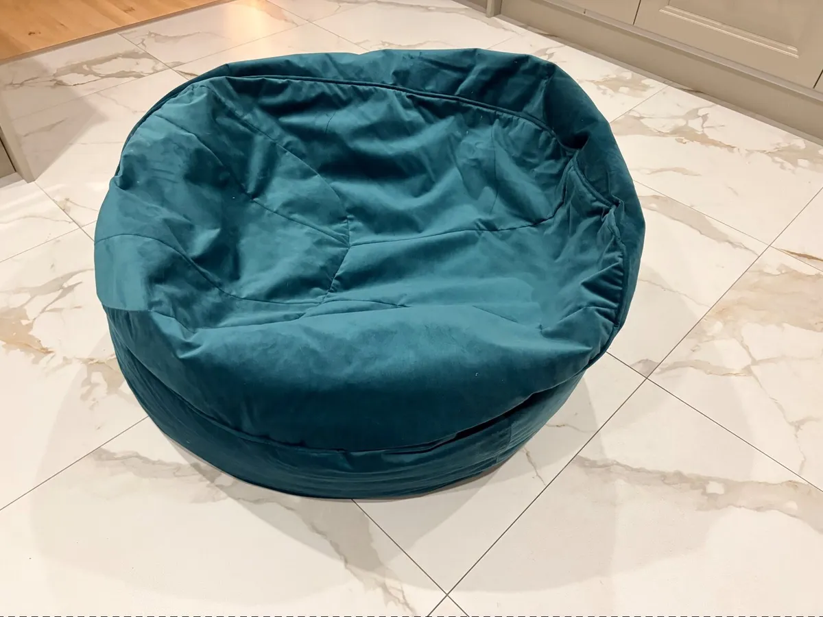 Velvet Emerald Green Bean Bag (D x 80cm) - Image 1