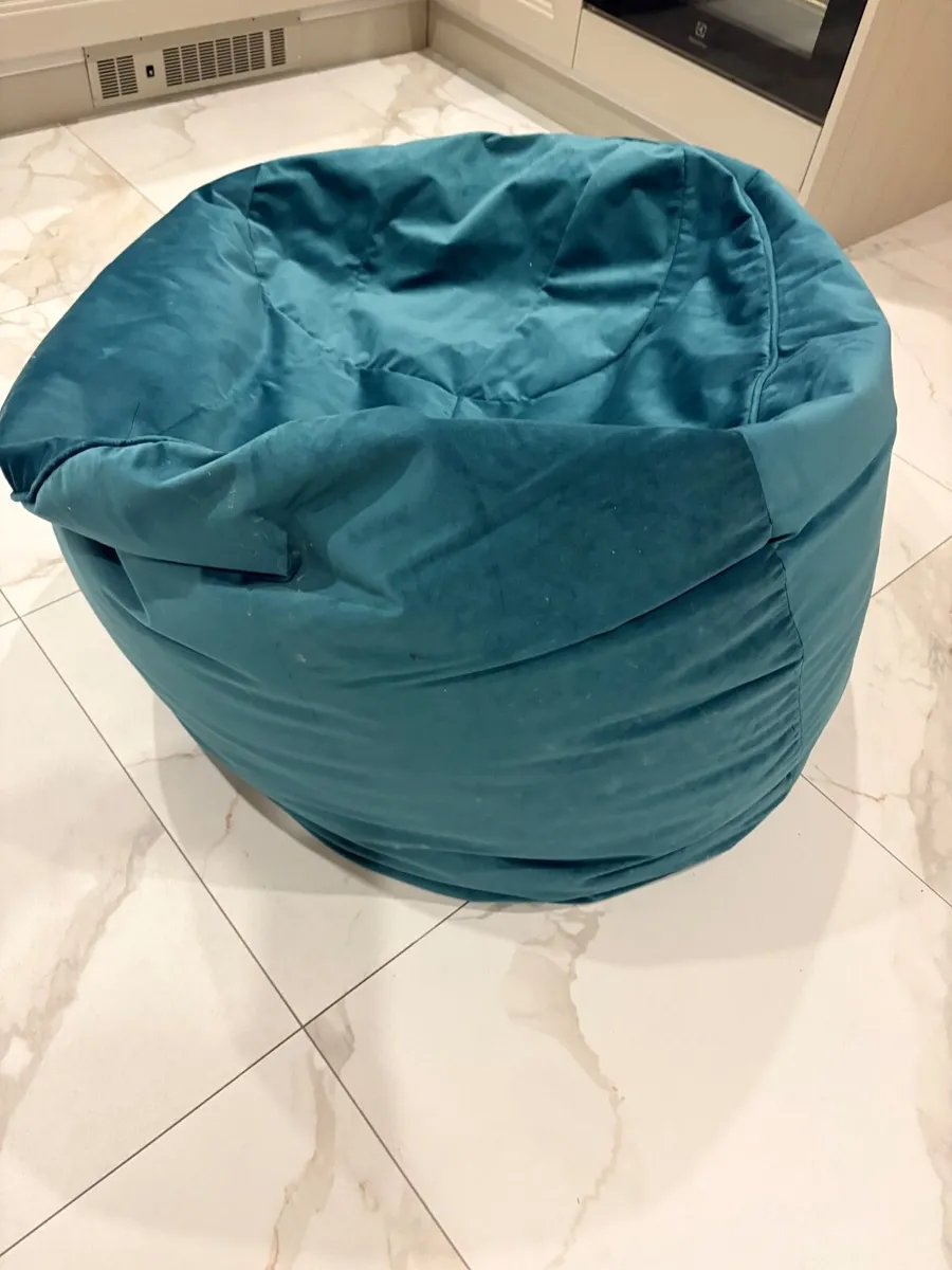 Velvet Emerald Green Bean Bag (D x 80cm) - Image 3