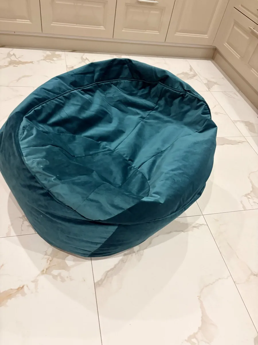Velvet Emerald Green Bean Bag (D x 80cm) - Image 2