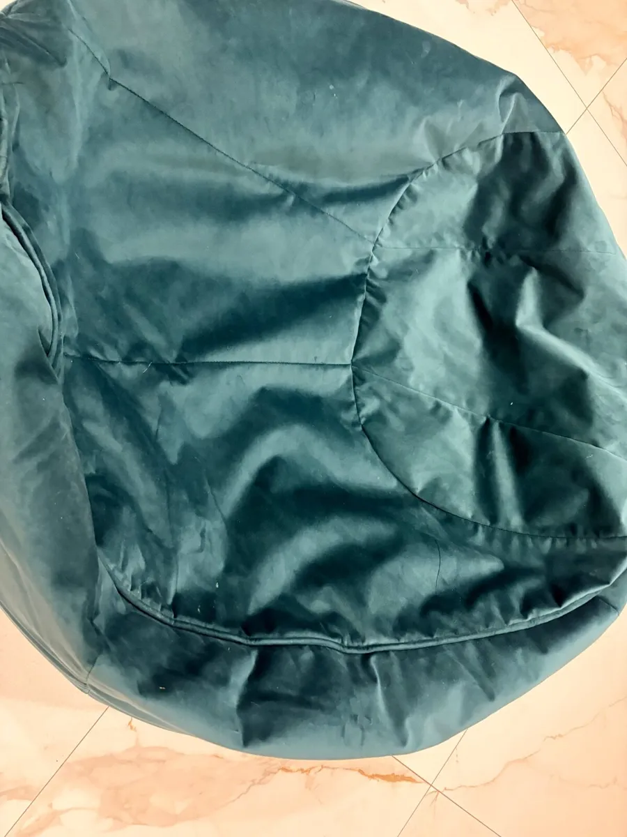 Velvet Emerald Green Bean Bag (D x 80cm) - Image 4