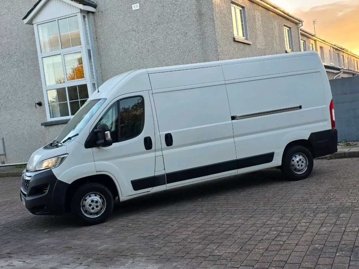 191 Citreon Relay LWB Low Mileage New CVRT - Image 4