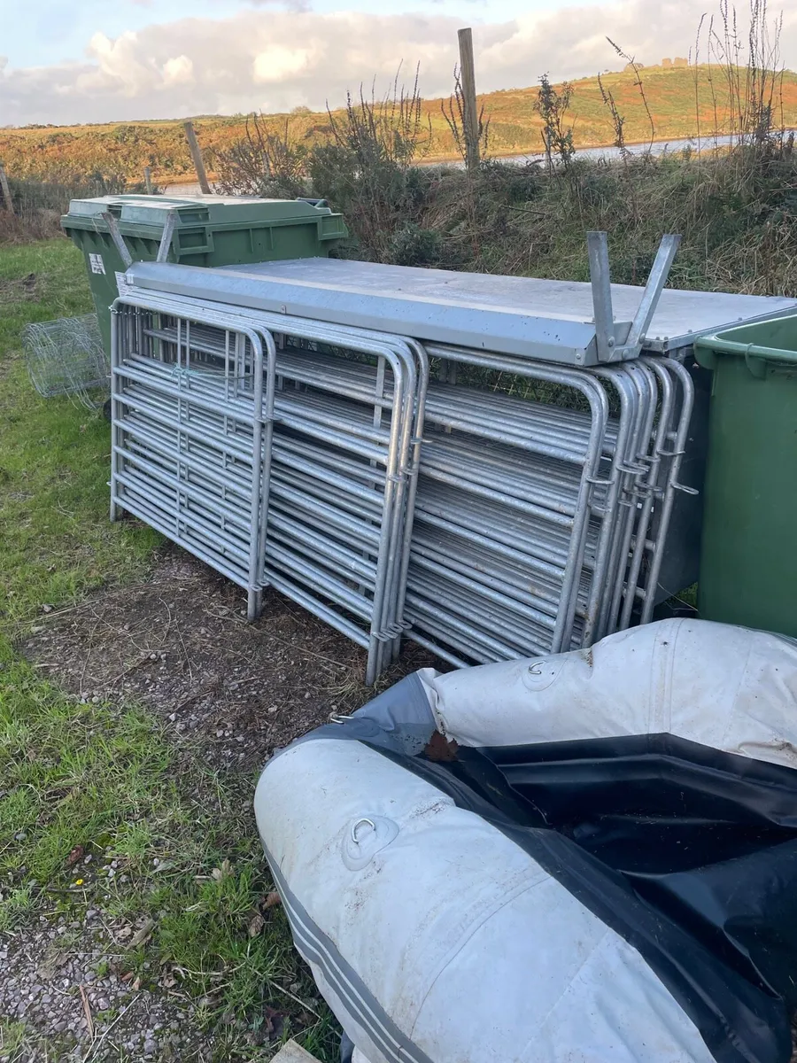Sheep hurdles/feeders - Image 1