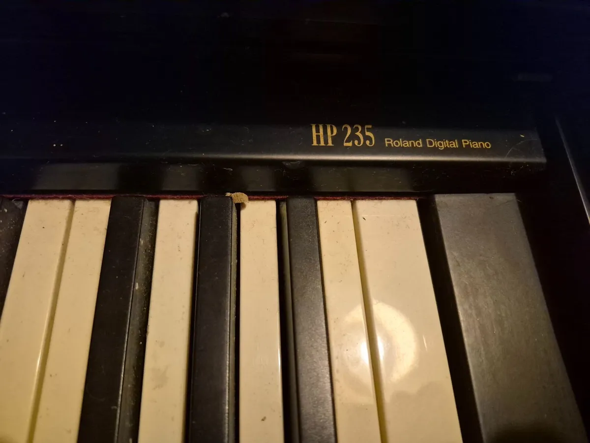Roland electric piano - Image 3