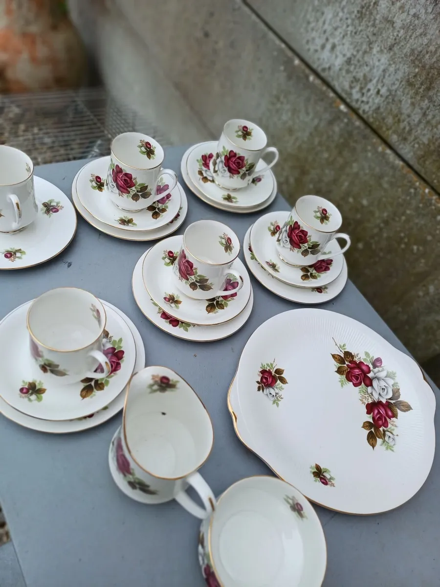 Vintage Royal Standard Red Velvet Pattern Teaset - Image 1