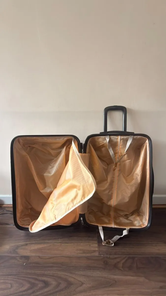 **2-Piece Luggage Set – Purple & Grey**  Selling 2 - Image 4