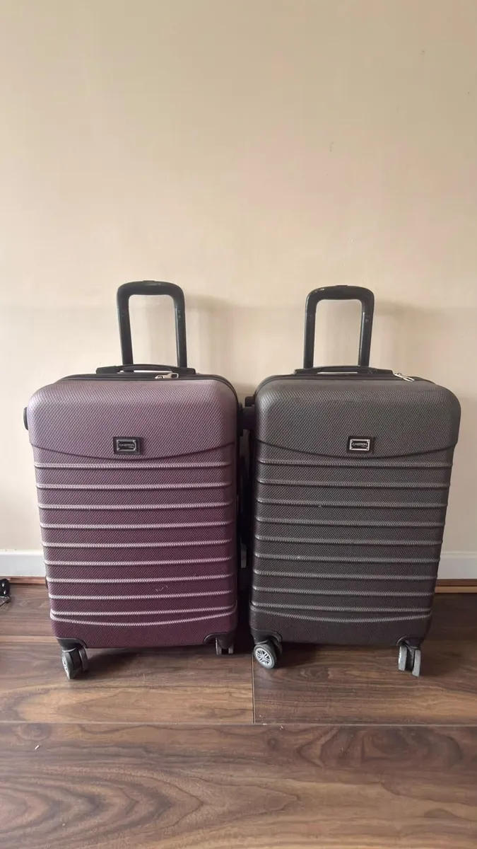 **2-Piece Luggage Set – Purple & Grey**  Selling 2 - Image 1