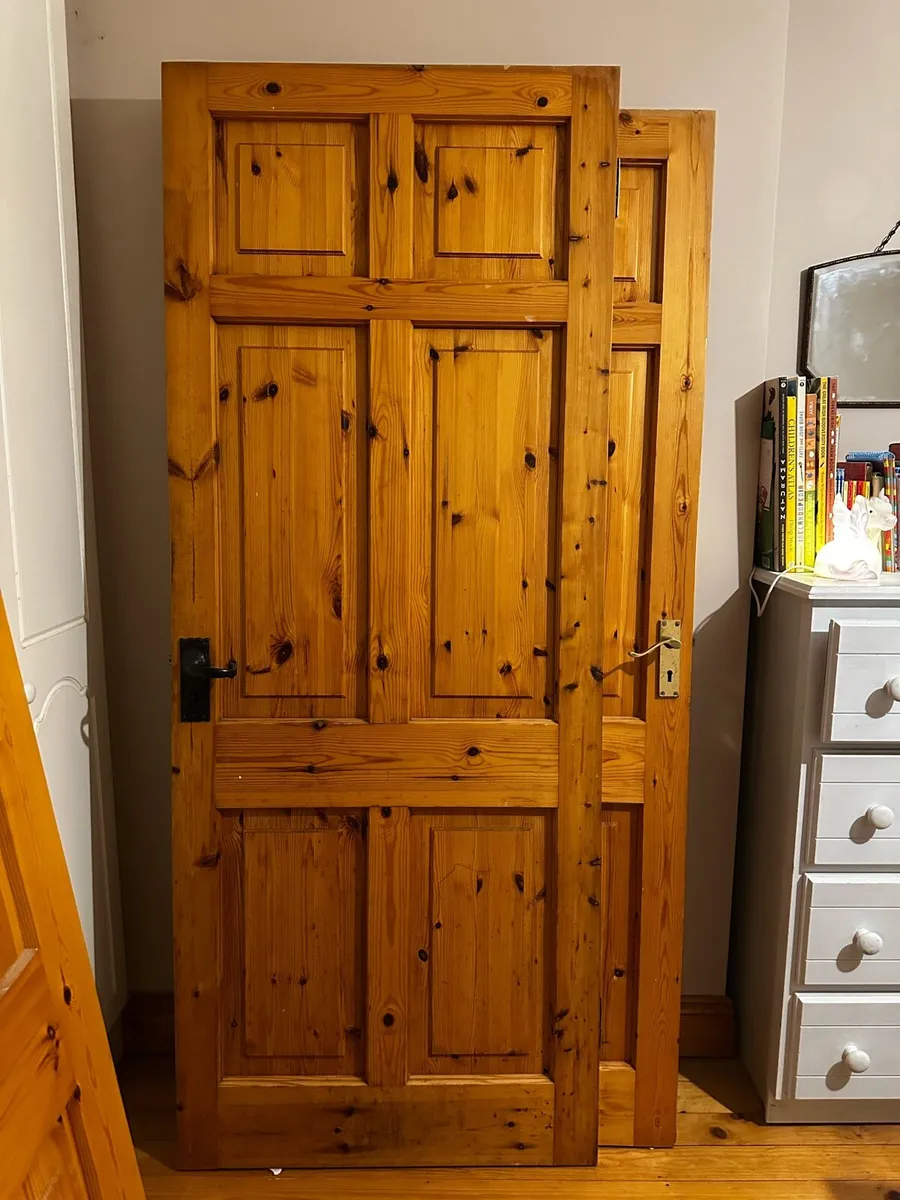 5 solid pine doors - Image 2
