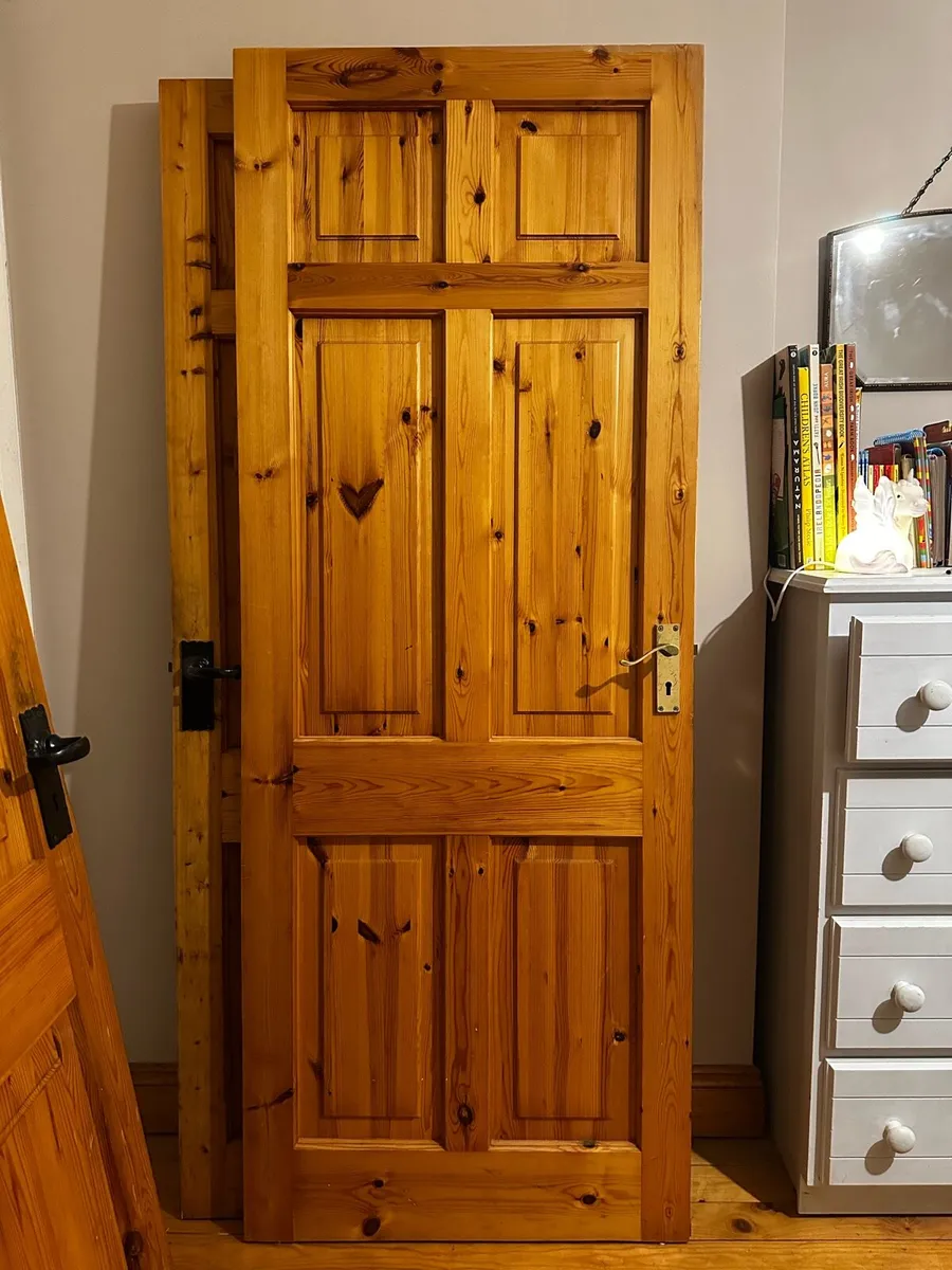 5 solid pine doors - Image 3