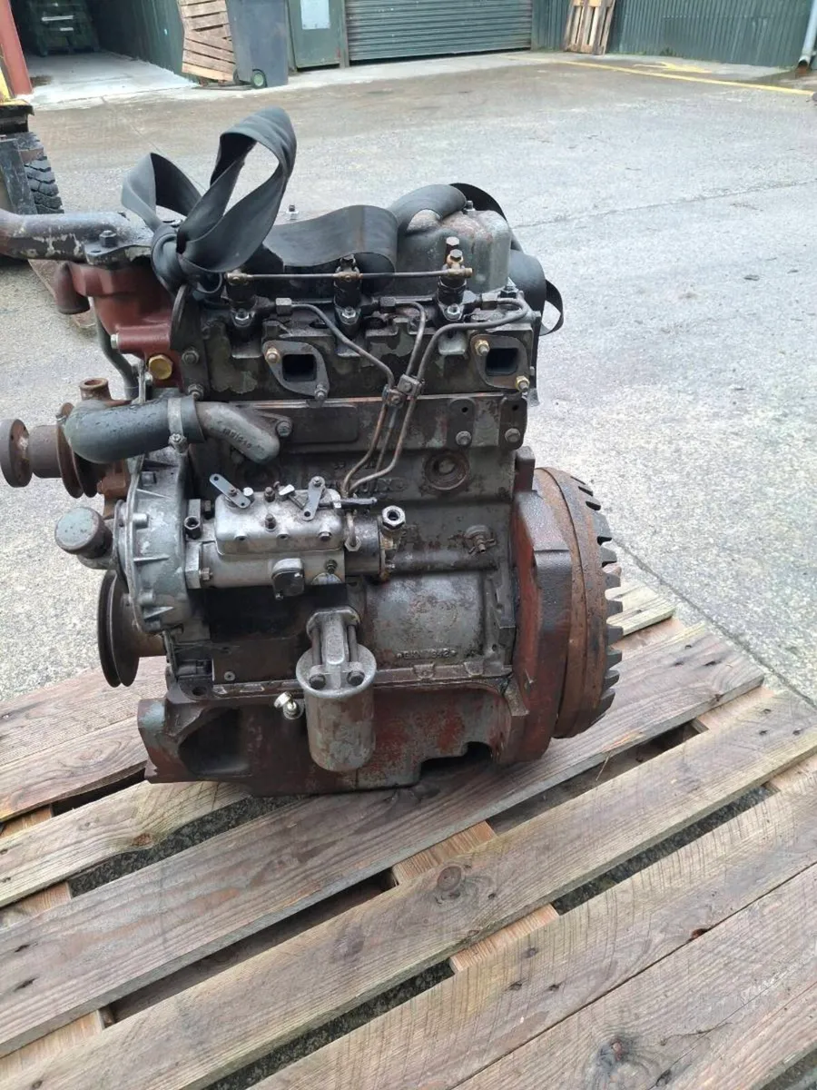Massey ferguson 135 engine - Image 2